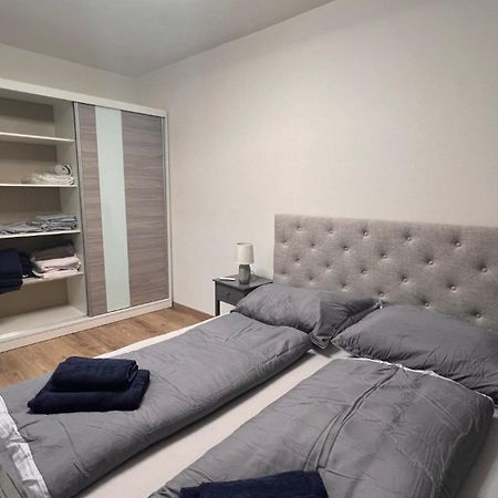 Rovinka Air-Conditioned 2 Room Apartment, Balcony, New Building, 201 מראה חיצוני תמונה