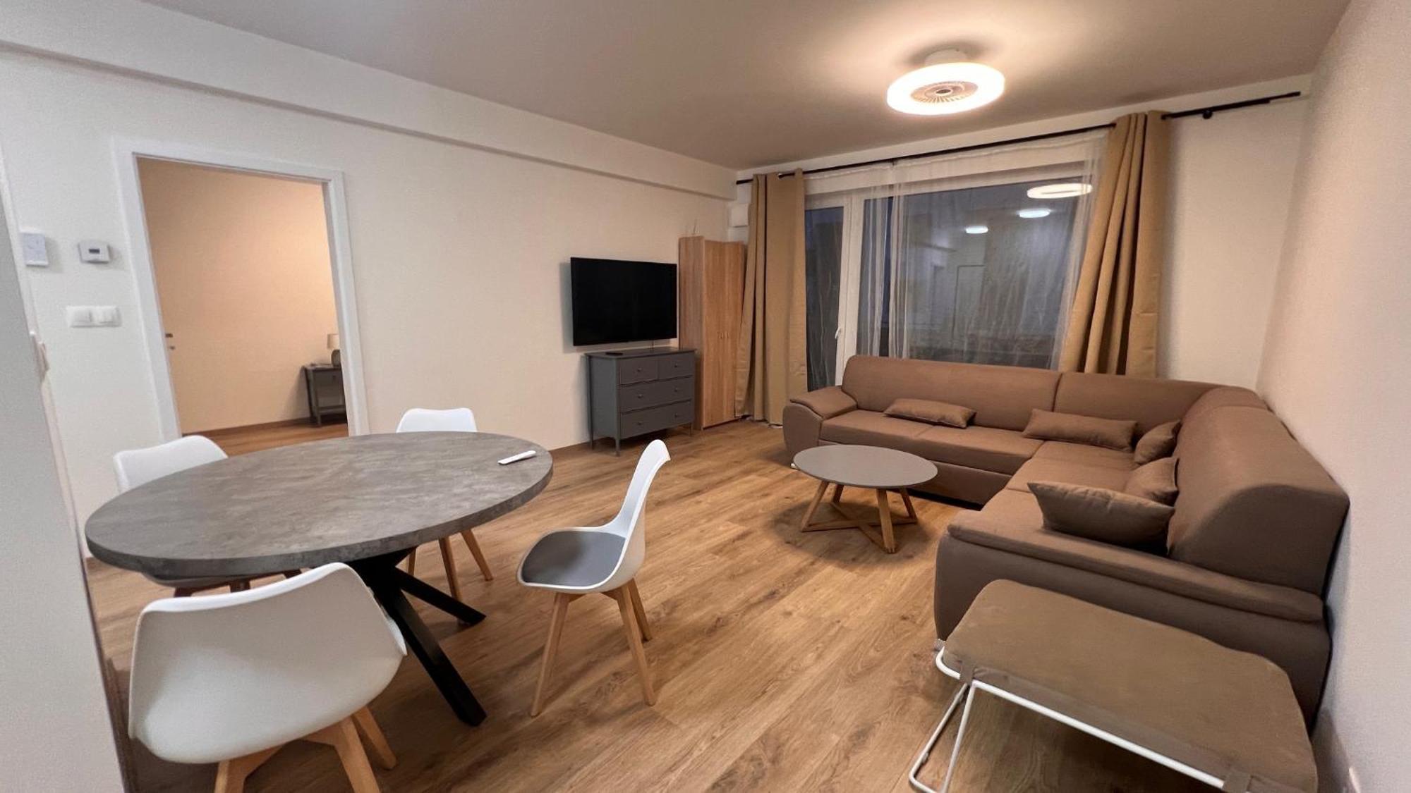 Rovinka Air-Conditioned 2 Room Apartment, Balcony, New Building, 201 מראה חיצוני תמונה